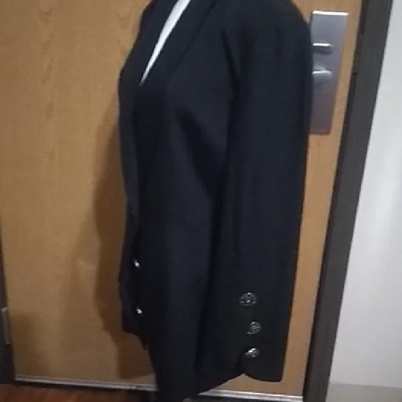 Badgley Mischka Classic Black Blazer - Picture 6 of 7